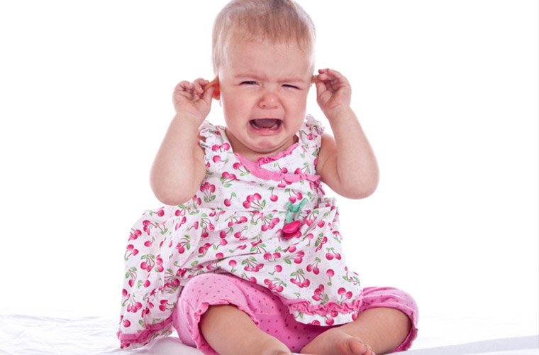 Боль в ухе у детей