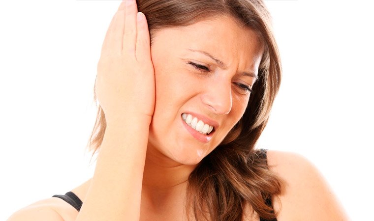 Боль в ухе