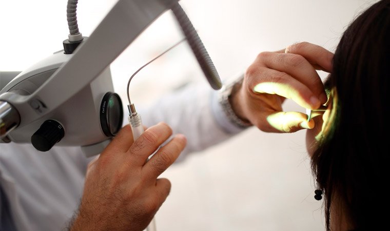 сурдолог или лор