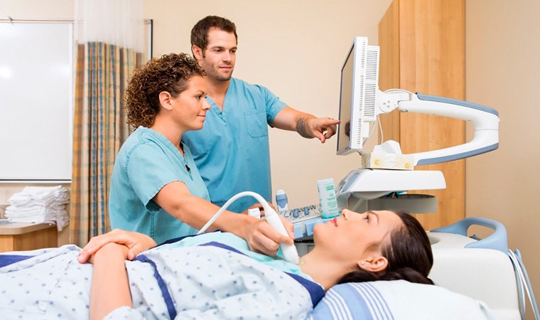 Врач лечащий лимфаденит