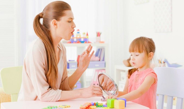 Занятие с логопедом