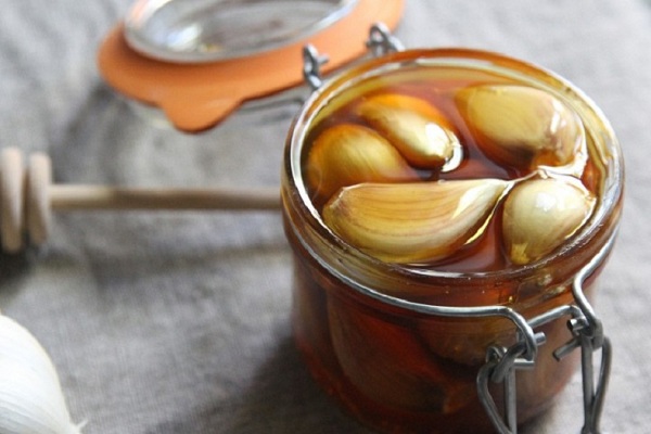 Рецепт с чесноком, медом и лимоном для повышения иммунитета
