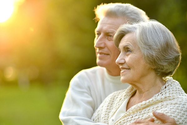 Пожилые люди