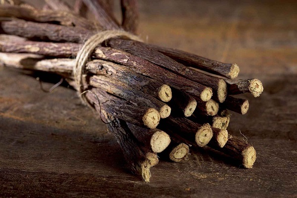 Несколько корней солодки