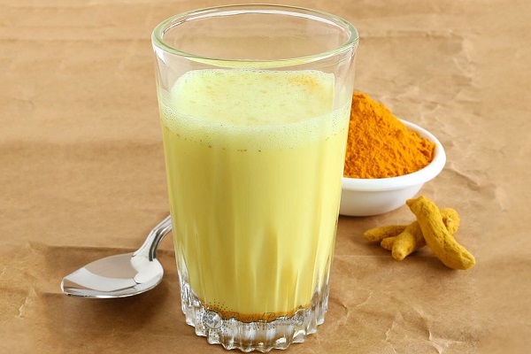 Молоко с куркумой