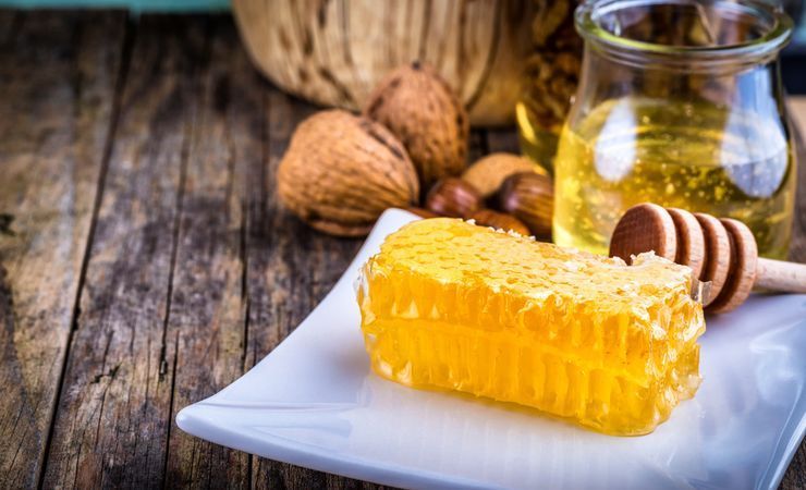 Польза орехов грецких с медом: перечень медицинских показаний Польза орехов грецких с медом